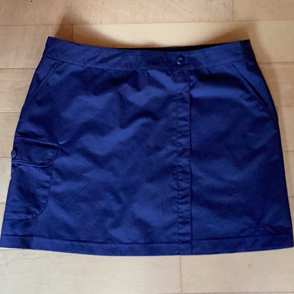 Avia Medium navy skort.